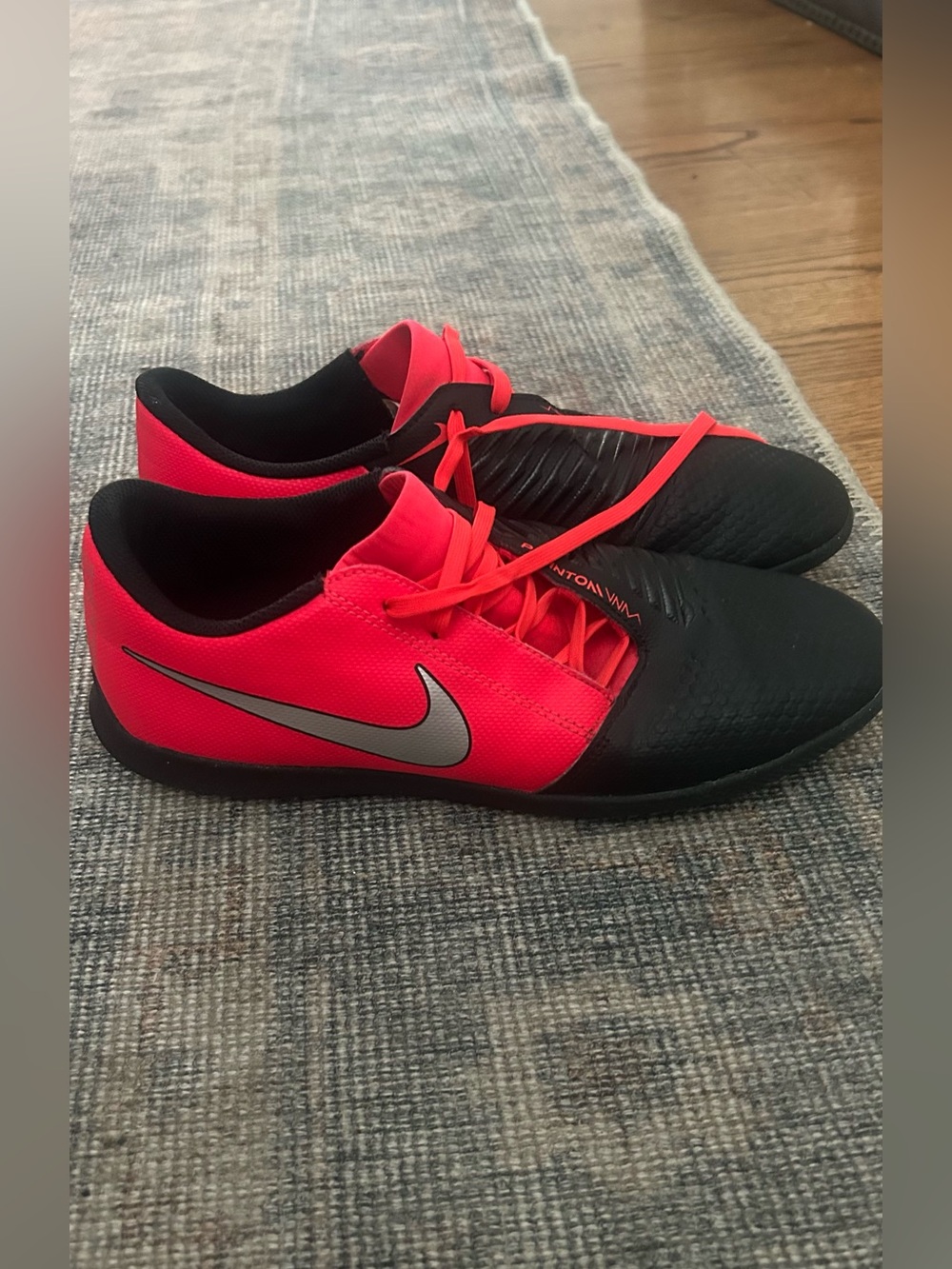Nike Phantom VNM Indoor Soccer Shoes Sz US 9.5 - EUR 43